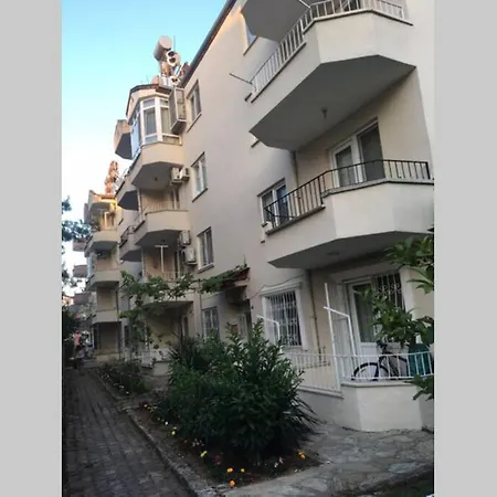 Daire Sahil Bandına 100 mt Site içinde 2+1 daire *
