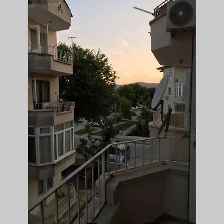 Sahil Bandına 100 mt Site içinde 2+1 daire Daire *