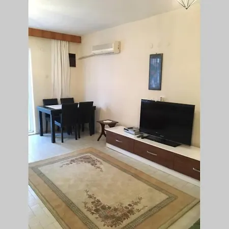 Daire Sahil Bandına 100 mt Site içinde 2+1 daire Fethiye
